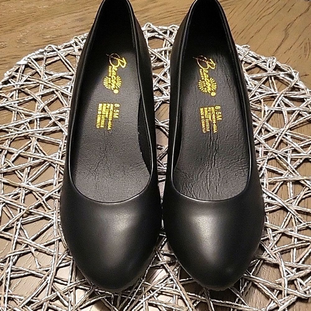 Beacon Fashion and Fit Comfort Heels Black Wedge Women's 8.5M NWOB